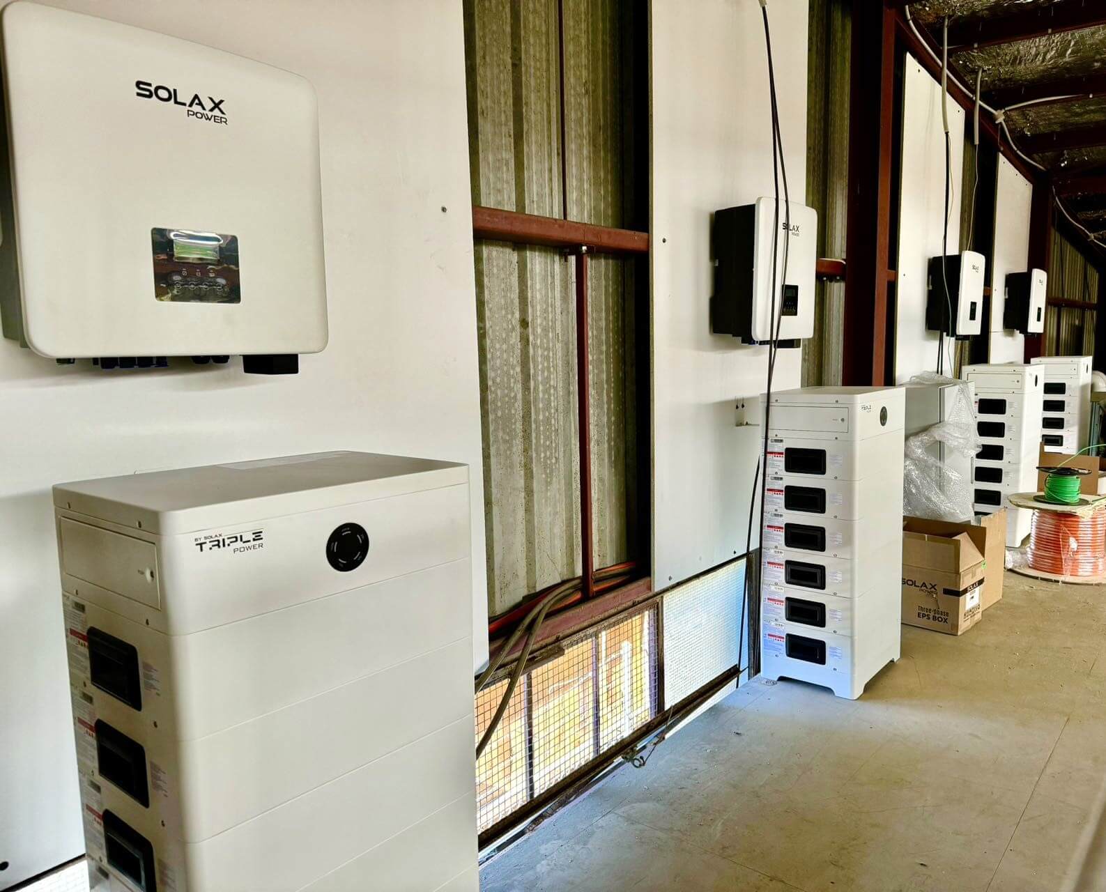 Australia Dumpling Factory, 100KW, 4 X3 Hybrid G4 15KW inverters, 24 HS36 batteries..jpg