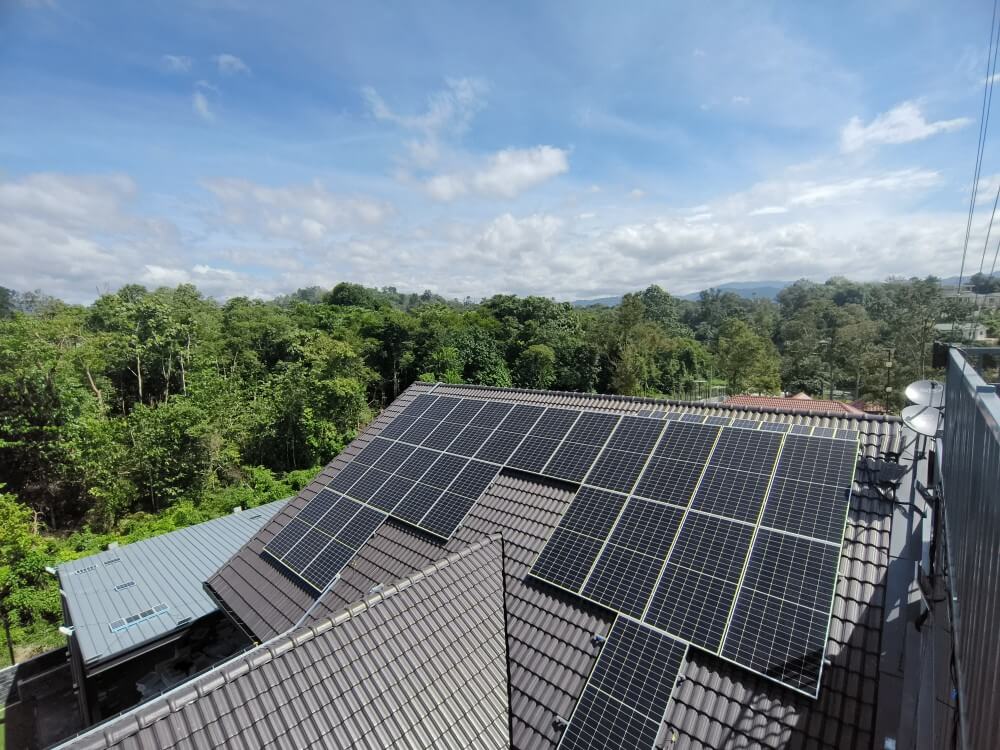 1748939332941437.jpg 1748939190_Selangor, Malaysia  85kWp PV System  3 x 20kW Hybrid Inverters (Parallel)  280kWh Battery (3.6kWh x 78pcs) (2) (1).jpg